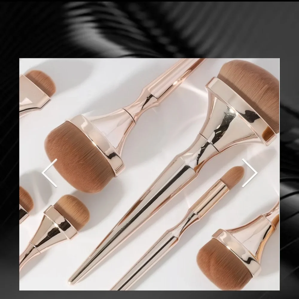 Cheeky rose Gold beauty Brush